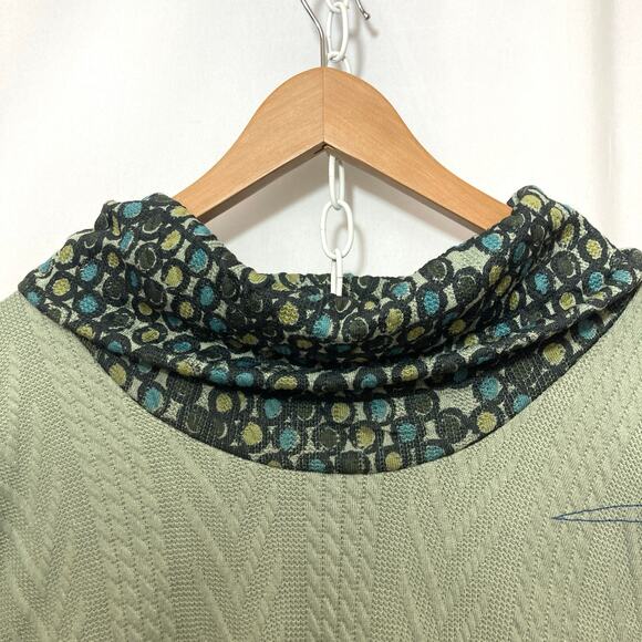 NWT Inoah Dog and Cat Pullover Cowl Neck Green Cable Knit Poncho Sweater Top - Picture 5 of 14